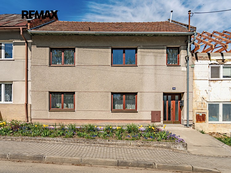 Prodej rodinného domu 170 m², pozemek 710 m² - foto 1