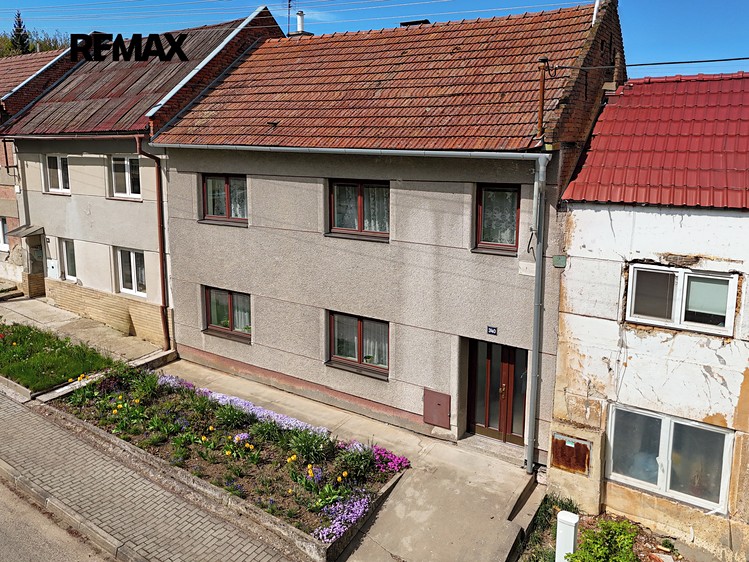 Prodej rodinného domu 170 m², pozemek 710 m² - foto 2
