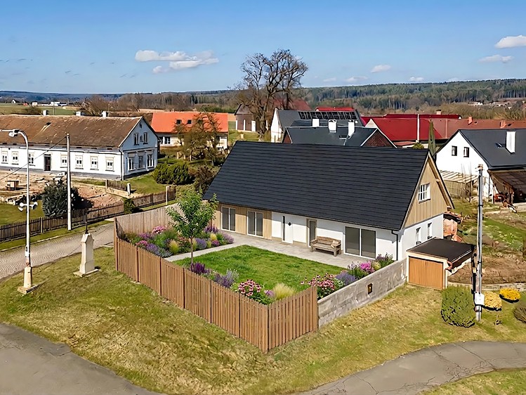 Prodej rodinného domu 130 m², pozemek 602 m² - foto 2