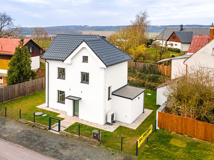 Prodej rodinného domu 155 m², pozemek 495 m² - foto 2
