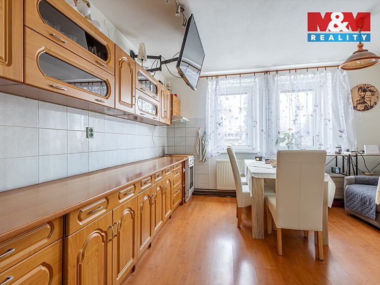 Prodej rodinného domu 200 m², pozemek 783 m² - foto 2