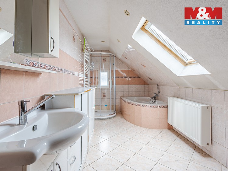 Prodej rodinného domu 200 m², pozemek 783 m² - foto 6