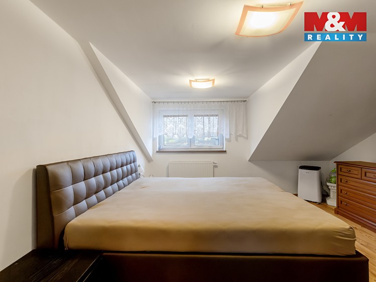 Prodej rodinného domu 260 m², pozemek 2 027 m² - foto 6