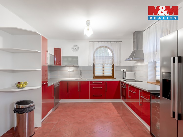 Prodej rodinného domu 260 m², pozemek 2 027 m² - foto 5