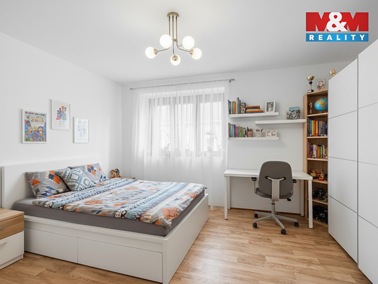 Prodej rodinného domu 221 m², pozemek 1 114 m² - foto 6