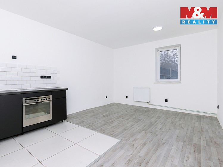 Prodej  rodinného domu 180 m², pozemek 450 m² - foto 5