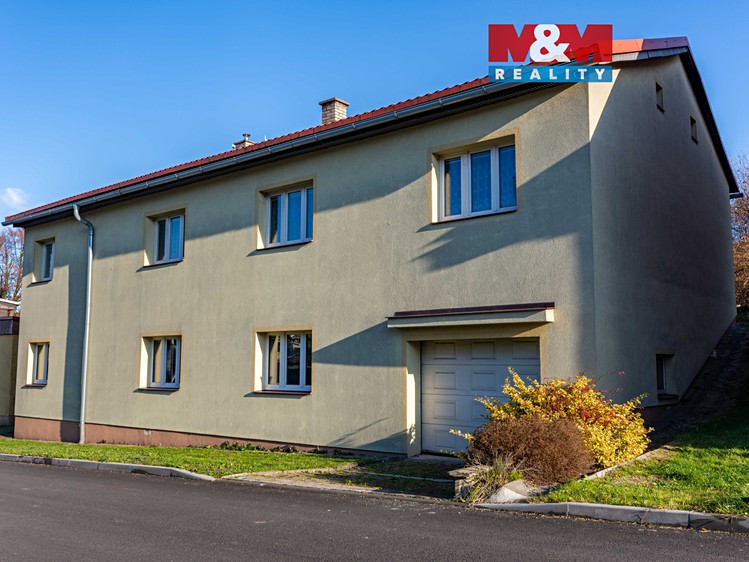 Prodej rodinného domu 300 m², pozemek 1 050 m² - foto 1