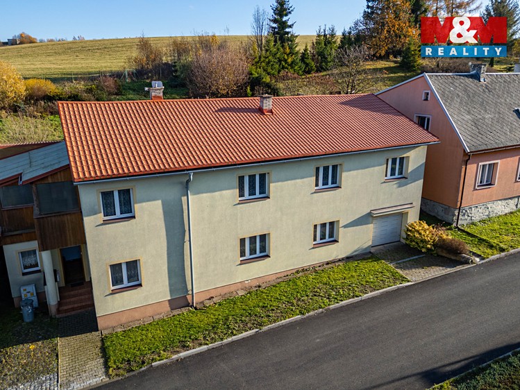 Prodej rodinného domu 300 m², pozemek 1 050 m² - foto 3