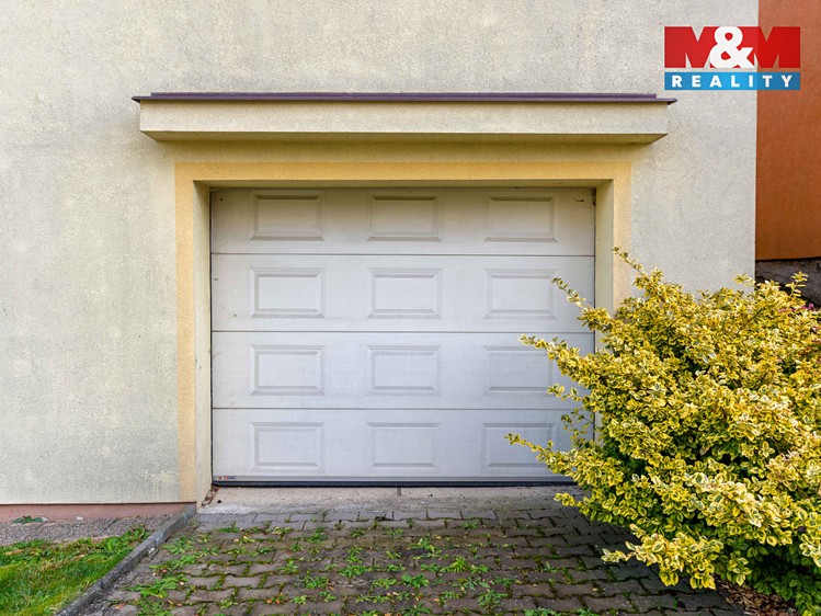 Prodej rodinného domu 300 m², pozemek 1 050 m² - foto 8