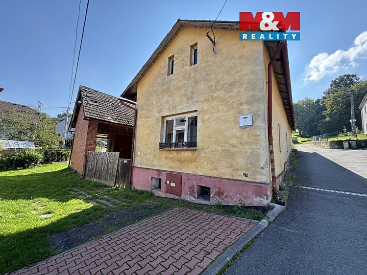 Prodej rodinného domu 117 m², pozemek 733 m² - foto 1