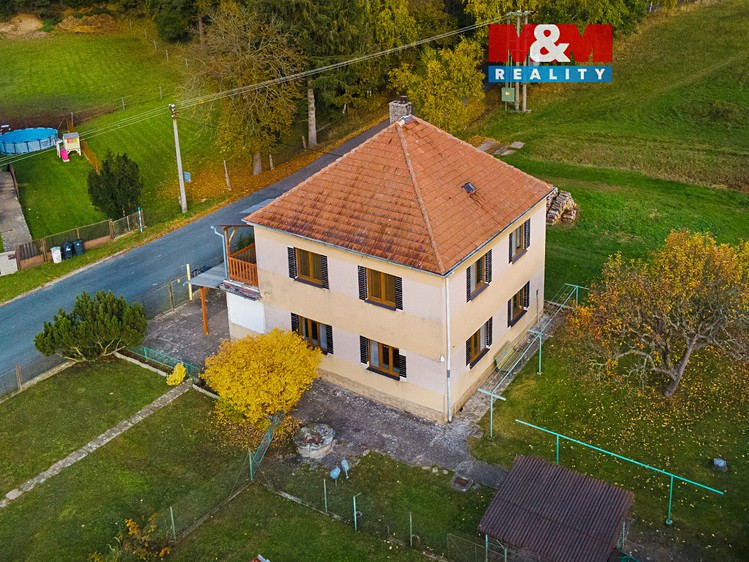 Prodej rodinného domu 180 m², pozemek 969 m² - foto 1