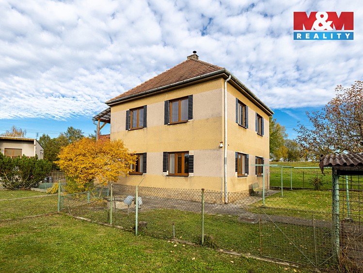 Prodej rodinného domu 180 m², pozemek 969 m² - foto 2