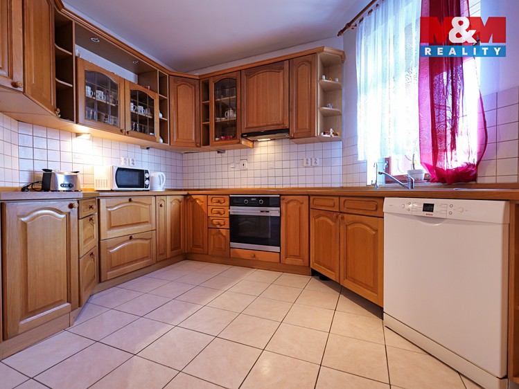 Prodej rodinného domu 407 m², pozemek 574 m² - foto 4