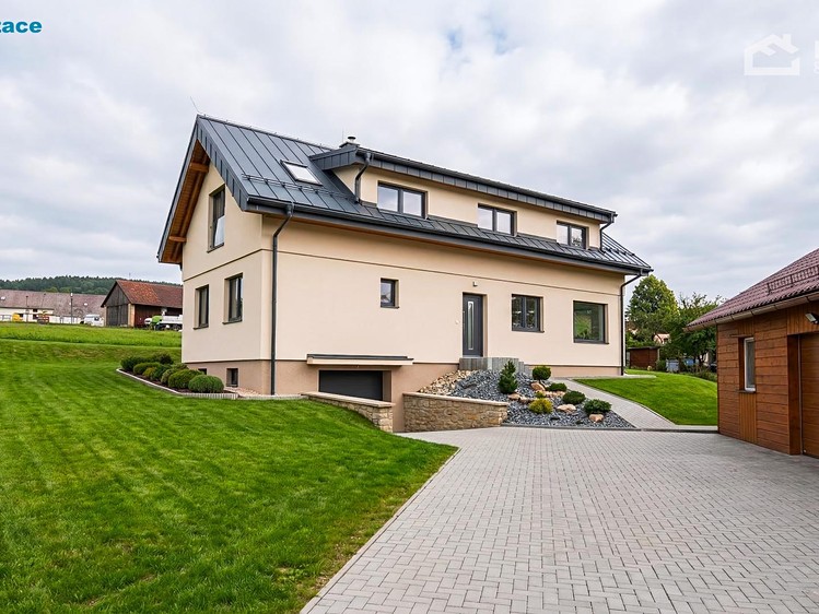 Prodej rodinného domu 155 m², pozemek 1 068 m² - foto 2