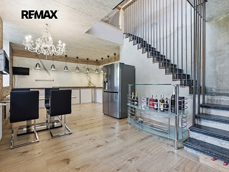 Prodej rodinného domu 180 m², pozemek 613 m² - foto 4