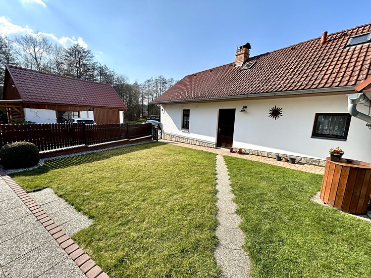 Prodej chalupy 180 m², pozemek 385 m² - foto 1