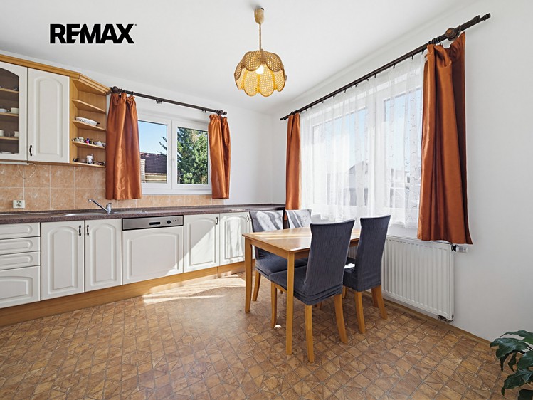 Prodej rodinného domu 113 m², pozemek 329 m² - foto 4