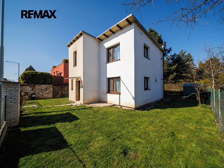 Prodej rodinného domu 113 m², pozemek 329 m² - foto 1