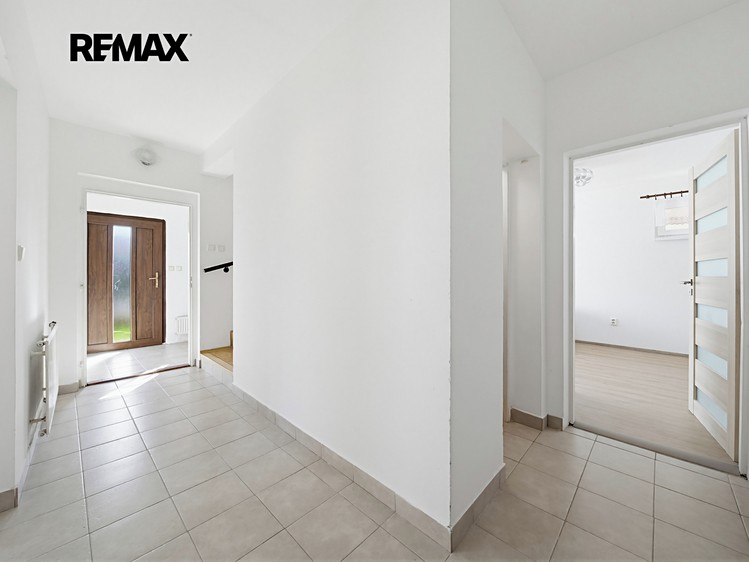 Prodej rodinného domu 113 m², pozemek 329 m² - foto 7