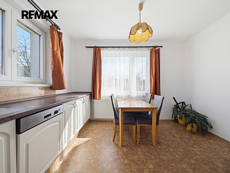Prodej rodinného domu 113 m², pozemek 329 m² - foto 6