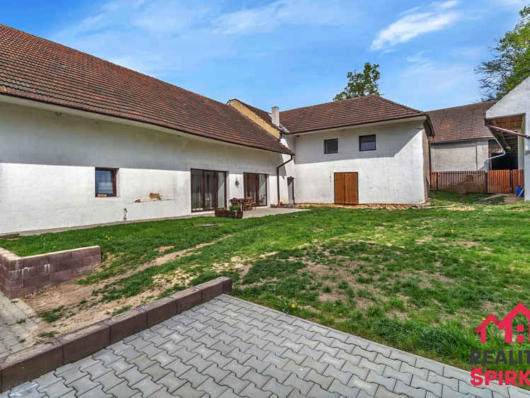 Prodej rodinného domu 405 m², pozemek 4 943 m² - foto 3
