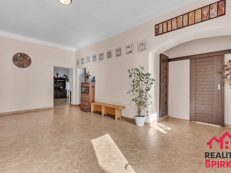 Prodej rodinného domu 405 m², pozemek 4 943 m² - foto 4