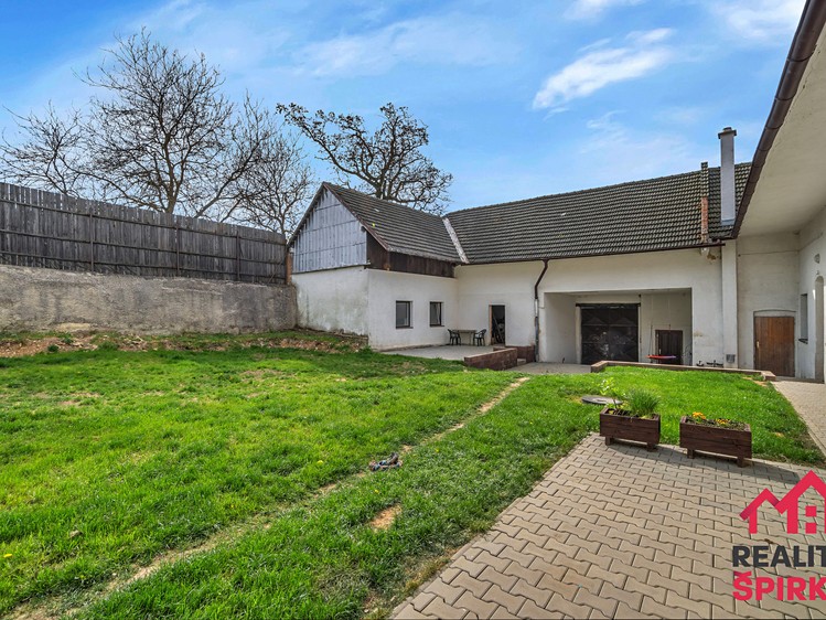 Prodej rodinného domu 405 m², pozemek 4 943 m² - foto 2