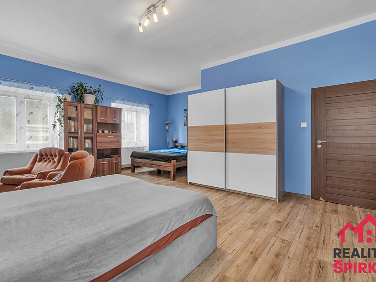 Prodej rodinného domu 405 m², pozemek 4 943 m² - foto 8