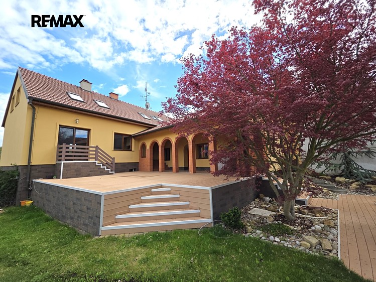 Prodej rodinného domu 309 m², pozemek 786 m² - foto 4
