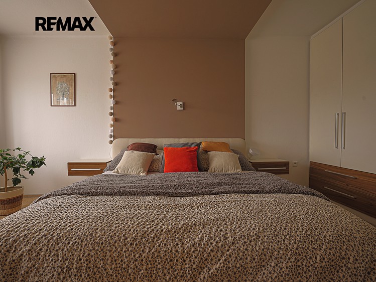 Prodej  vícegeneračního domu 600 m², pozemek 1 493 m² - foto 8