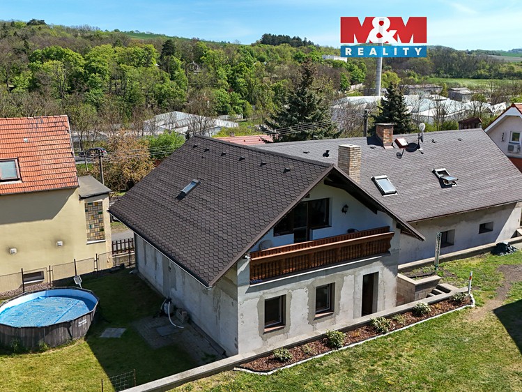 Prodej rodinného domu 200 m², pozemek 937 m² - foto 1