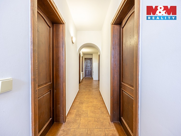 Prodej rodinného domu 200 m², pozemek 937 m² - foto 7