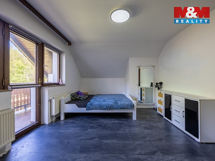 Prodej rodinného domu 200 m², pozemek 937 m² - foto 8