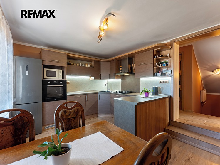 Prodej rodinného domu 147 m², pozemek 859 m² - foto 7