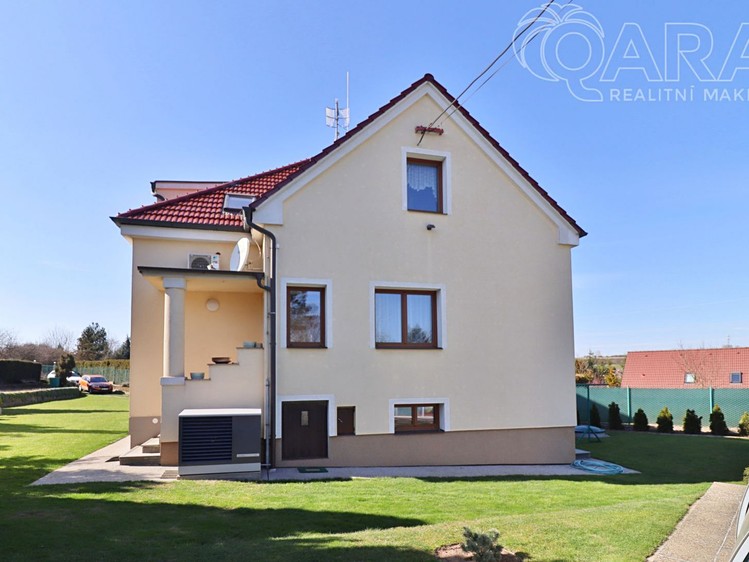 Prodej rodinného domu 210 m², pozemek 1 367 m² - foto 6