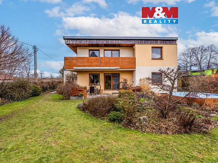 Prodej rodinného domu 187 m², pozemek 790 m² - foto 1