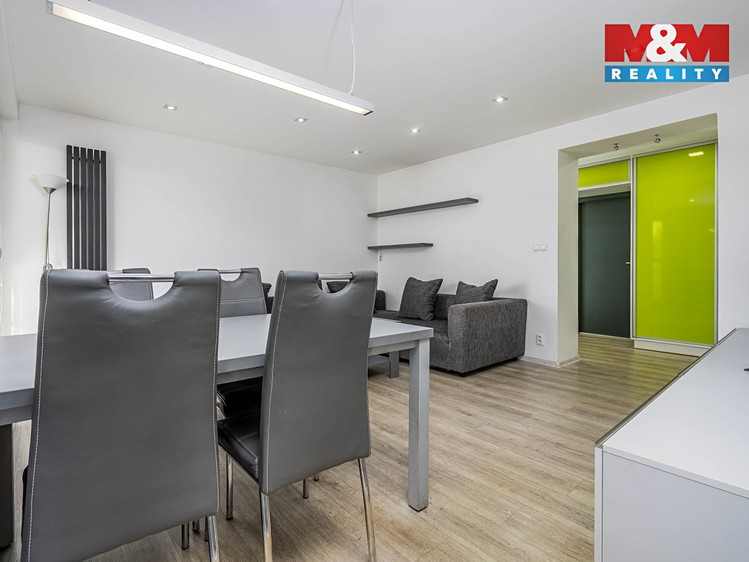 Prodej rodinného domu 187 m², pozemek 790 m² - foto 5