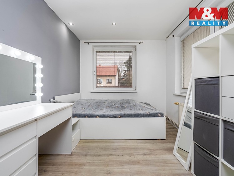Prodej rodinného domu 187 m², pozemek 790 m² - foto 7