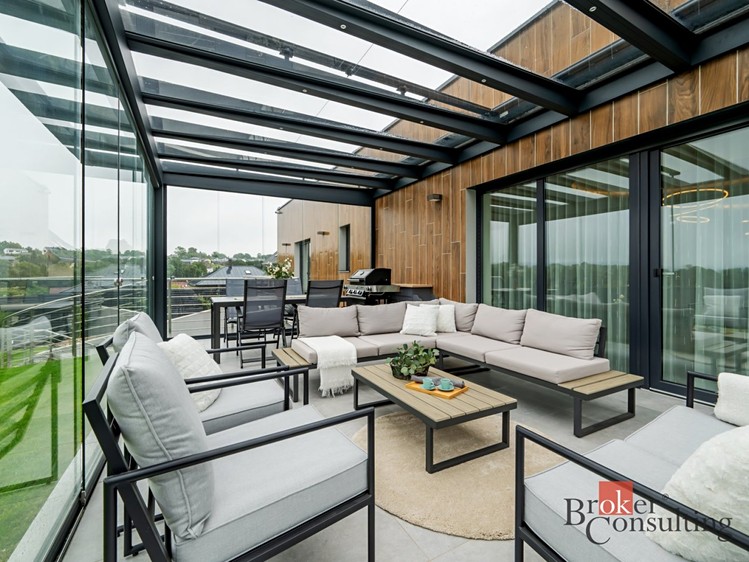 Prodej rodinného domu 333 m², pozemek 1 002 m² - foto 7
