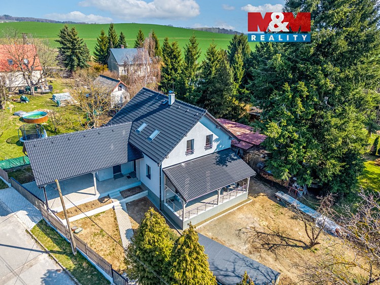 Prodej rodinného domu 170 m², pozemek 893 m² - foto 1