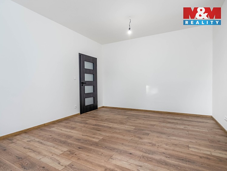 Prodej rodinného domu 170 m², pozemek 893 m² - foto 8