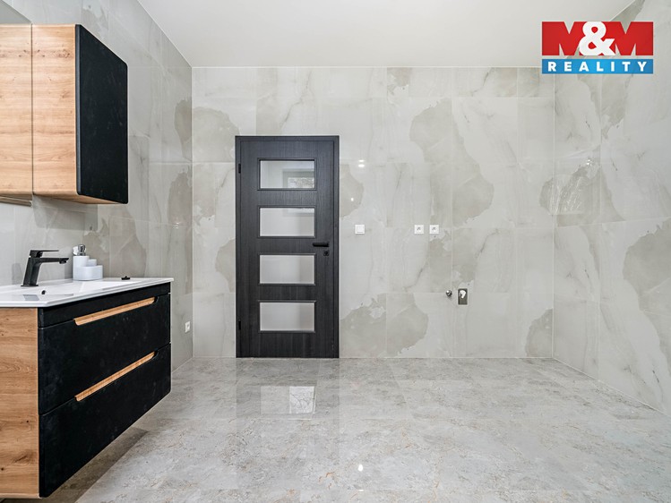 Prodej rodinného domu 170 m², pozemek 893 m² - foto 7