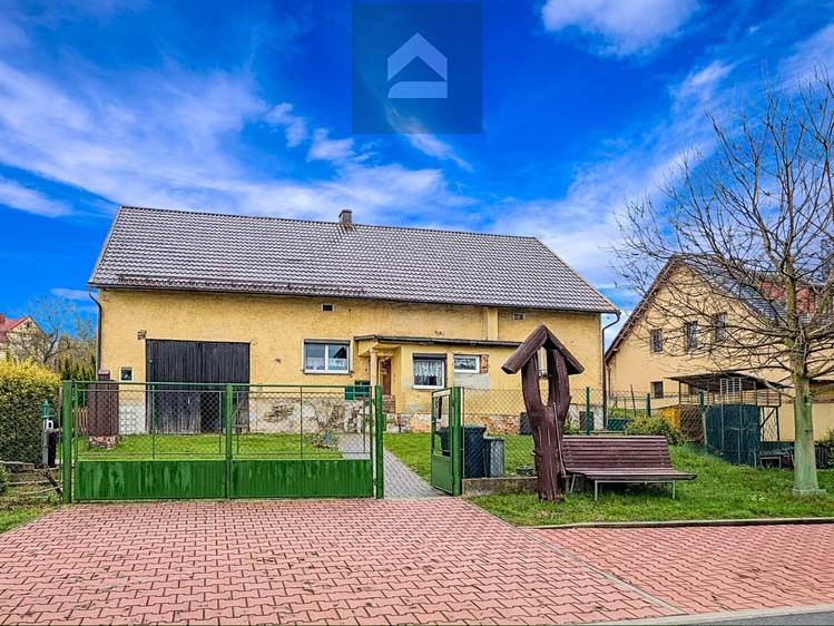 Prodej rodinného domu 105 m², pozemek 1 086 m² - foto 1