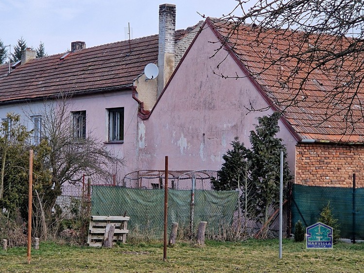 Prodej rodinného domu 75 m², pozemek 1 279 m² - foto 1