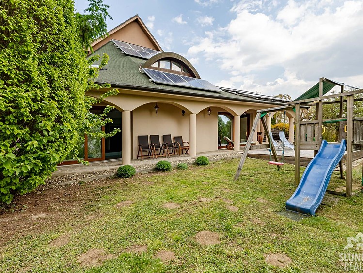 Prodej vily 760 m², pozemek 4 224 m² - foto 7