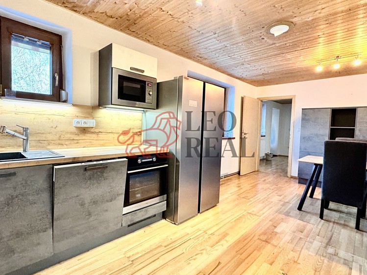 Prodej rodinného domu 250 m², pozemek 14 714 m² - foto 3