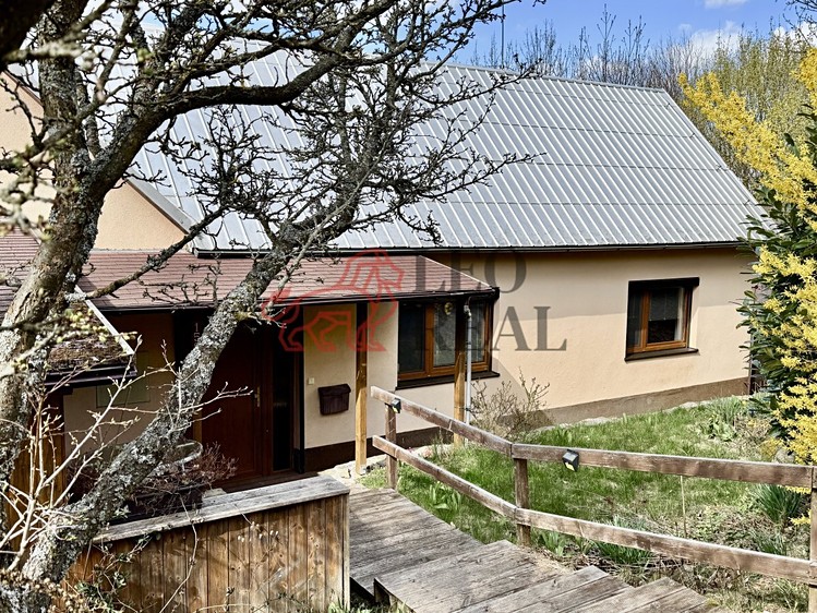 Prodej rodinného domu 250 m², pozemek 14 714 m² - foto 1