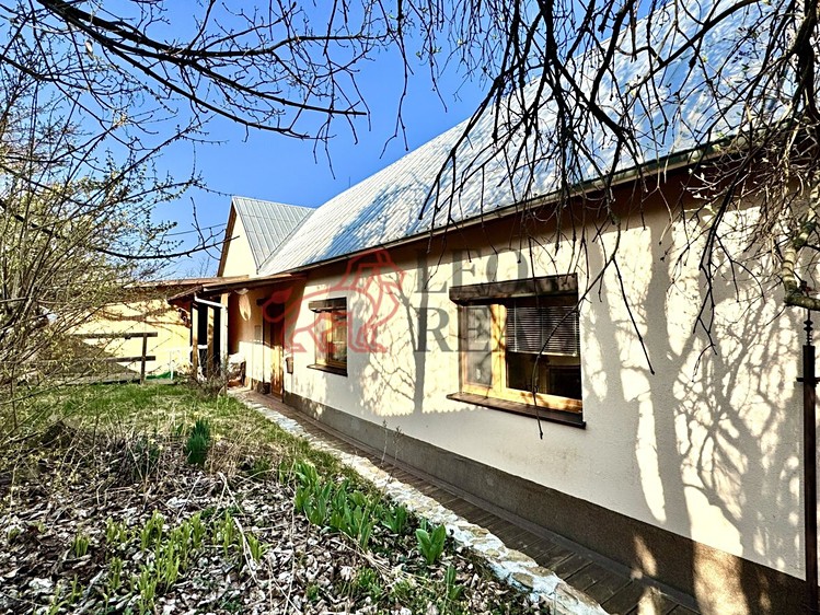 Prodej rodinného domu 250 m², pozemek 14 714 m² - foto 2