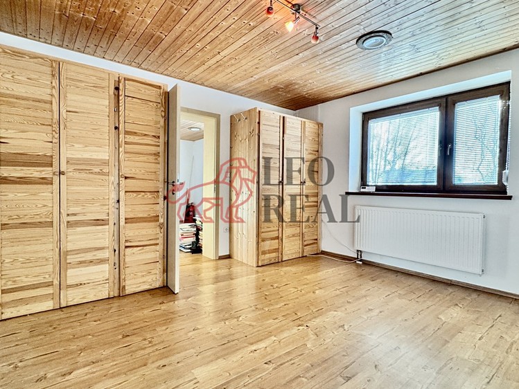 Prodej rodinného domu 250 m², pozemek 14 714 m² - foto 6