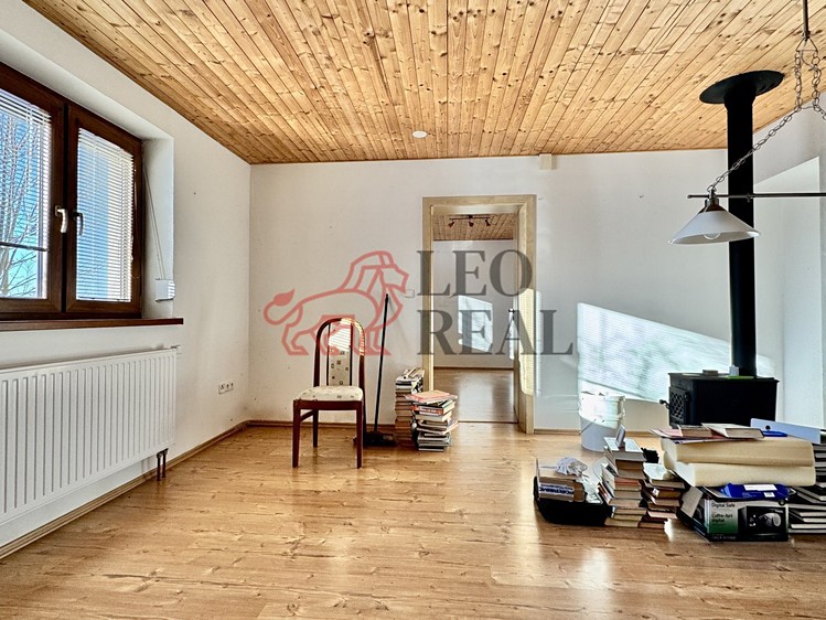 Prodej rodinného domu 250 m², pozemek 14 714 m² - foto 7